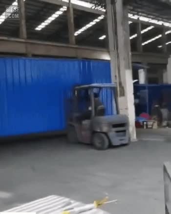 어메이징.. 지게차 고인물 레전드