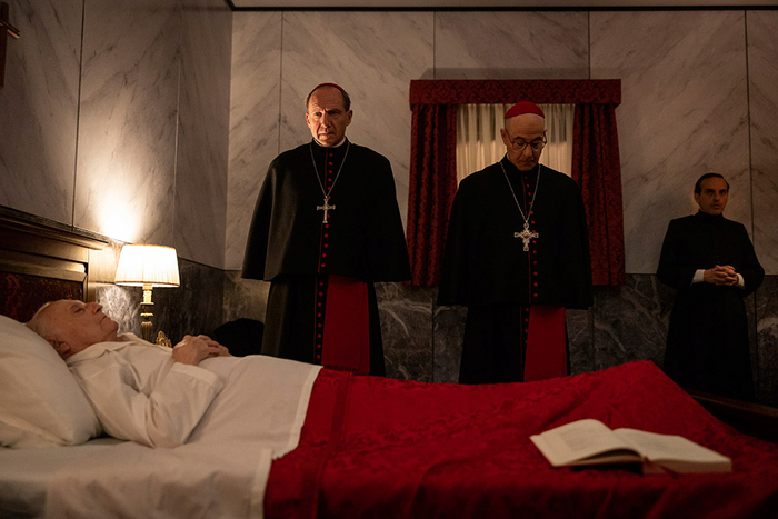 교황이 사망하는 순간 치뤄지는 세계구급 선거 