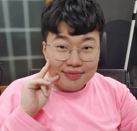 얼마 전 코로나 검사까지 받았던 BJ 봉준…갑자기 사라졌다